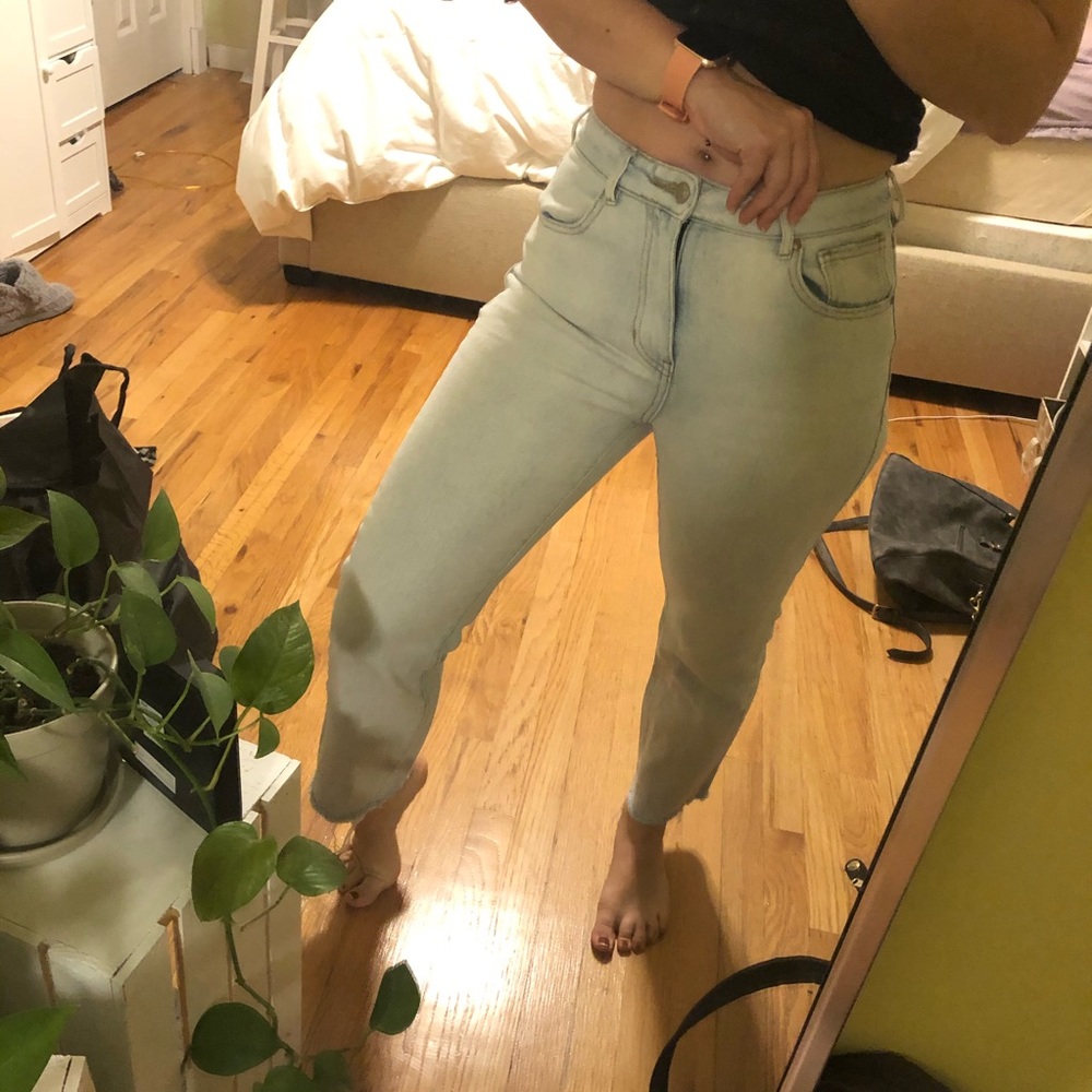 MOM JEANS